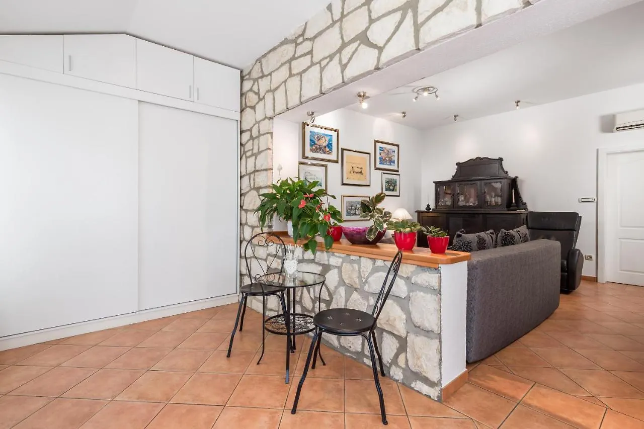 Apartment Hanna Rijeka 0*,